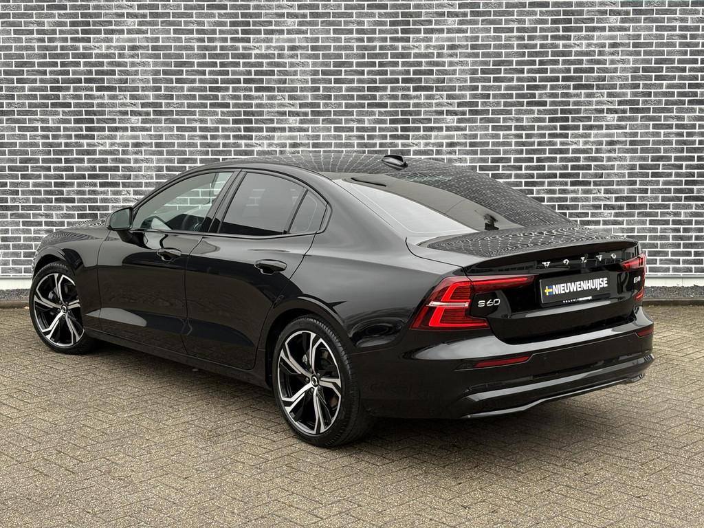 Volvo S60 2.0 B4 Plus Dark | Sportstoelen | 19 inch Lichtmet, 12 maanden, Stof, Euro 6, 4 cilinders