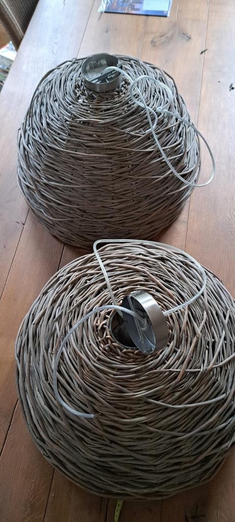 2 grote rotan hanglampen, Huis en Inrichting, Ophalen, Zo goed als nieuw, Minder dan 50 cm