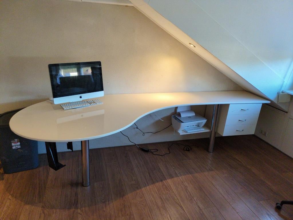 Modern wit hoekbureau met lades en printerplank, Huis en Inrichting, Bureaus, Ophalen, Met lades, Gebruikt, Spaanplaat of MDF