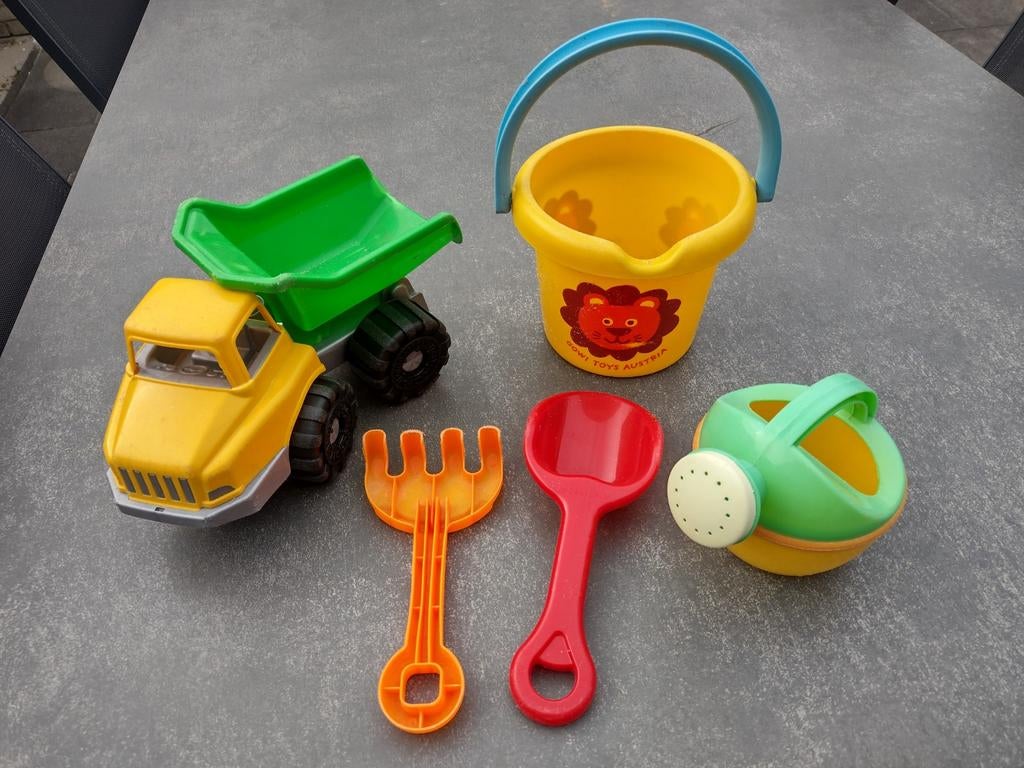 Setje zand/waterspeelgoed, Ophalen