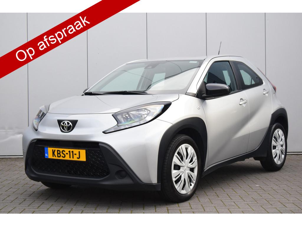Toyota Aygo X 1.0 VVT-i MT Play Audio/Camera Airco Cruise, Stof, Gebruikt, 920 kg, 4 stoelen