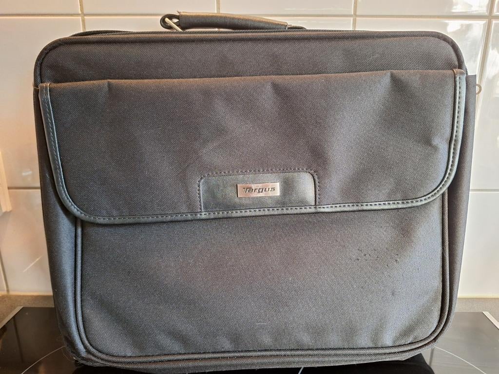 Computer tas nieuw. € 10,00, Computers en Software, Laptoptassen, Ophalen of Verzenden, Nieuw