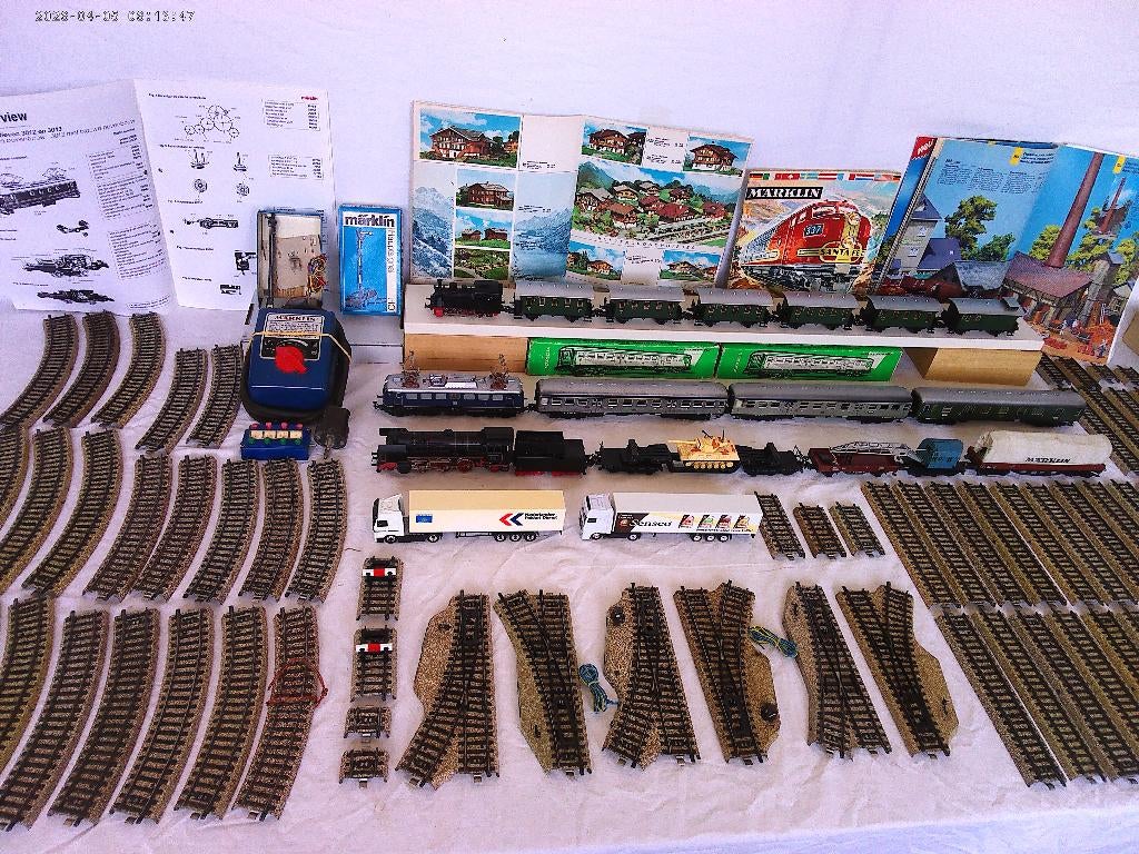 Marklin treinbaan met 3 locomotieven., Wisselstroom, Ophalen of Verzenden, Märklin, Gebruikt