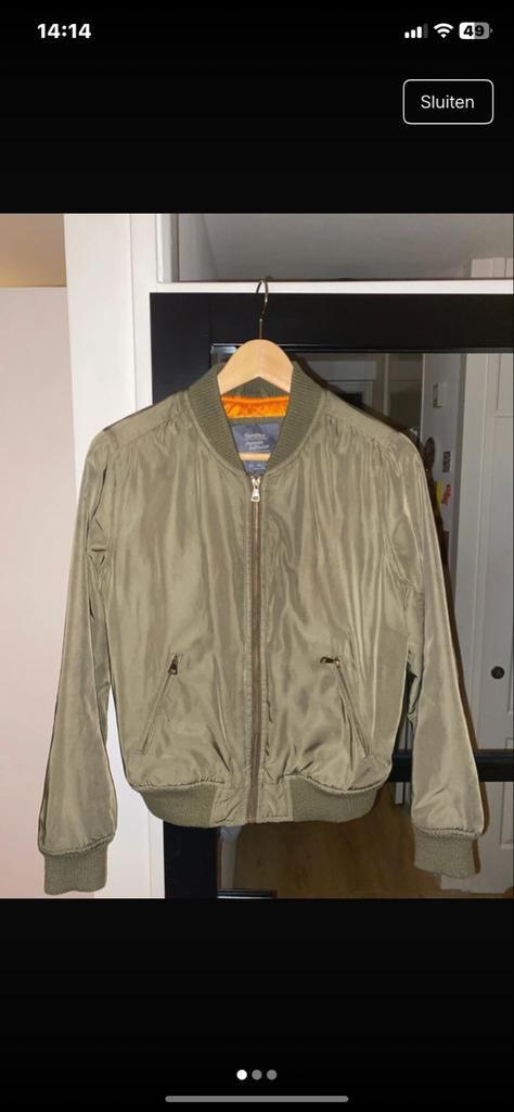 Bershka Bomberjack - Groen met Oranje Voering, Ophalen of Verzenden, Zo goed als nieuw, Maat 48/50 (M), Groen
