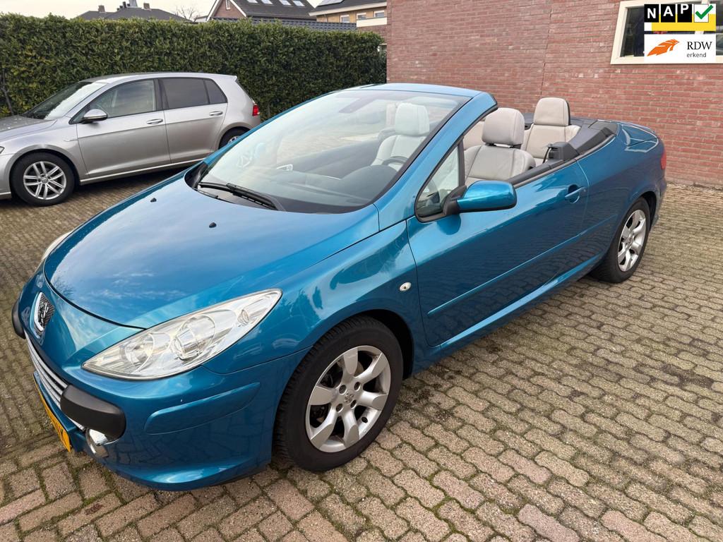 Peugeot 307 CC 1.6-16V Cabrio Airco PDC LMV leer stoelverwar, Auto's, Gebruikt, 4 cilinders, Cabriolet, Handgeschakeld