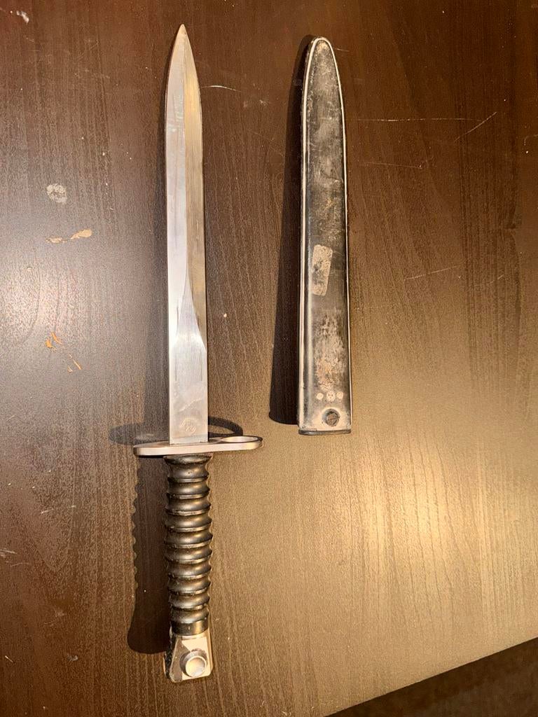 SIG Neuhausen bajonet dubbel geslepen. Elite  commando’s, Verzenden, Landmacht, Overige gebieden, Mes of Dolk