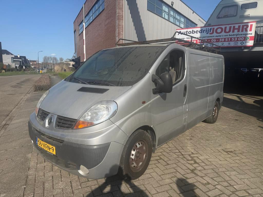 Renault Trafic T29 2.0 DCI 66KW L2h1 E4 2007 defect, Auto's, Bestelauto's, Voorwielaandrijving, 1995 cc, Zwart, Renault