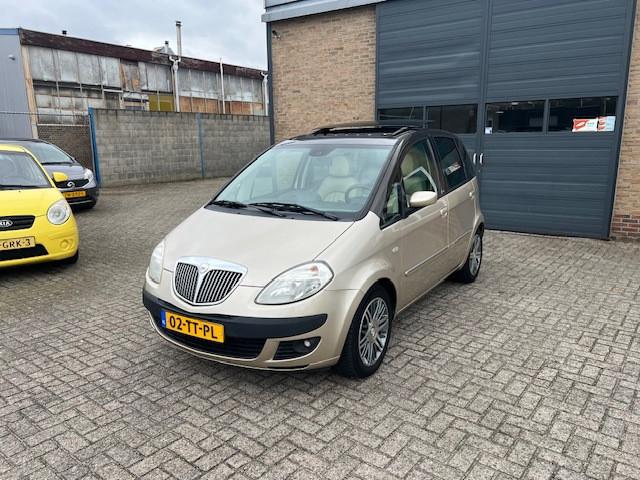 Lancia Musa 1.4-16V Platino//Automaat, Gebruikt, Beige, 400 kg, Beige
