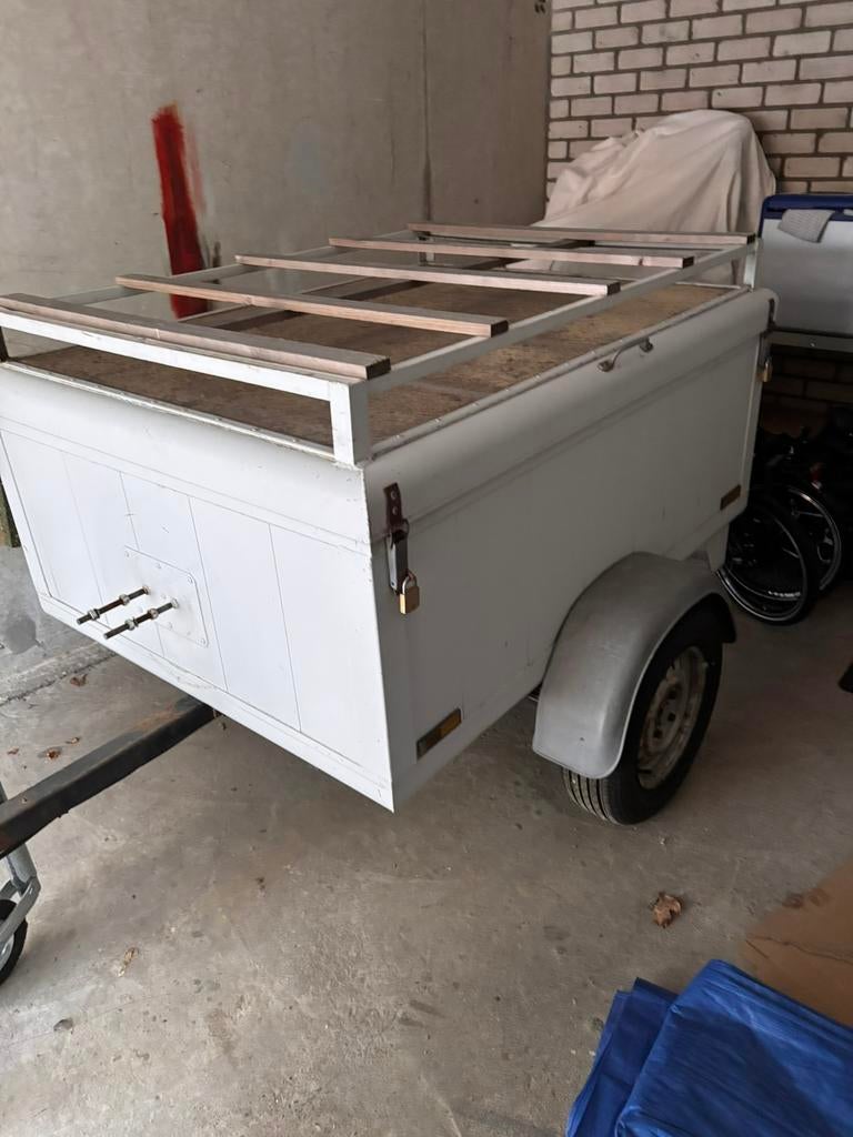 Dichte aanhanger, Ophalen, Gebruikt