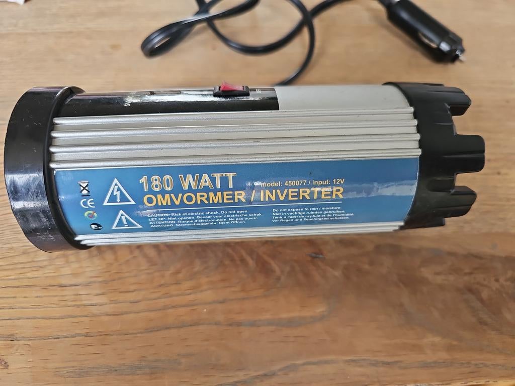 Omvormer 12V naar 220V - 180 Watt, Auto diversen, Auto-accessoires, Ophalen