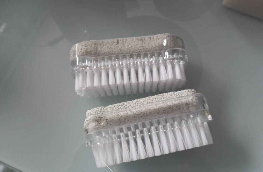 NIEUW! nagelborstel met puimsteen, Ophalen of Verzenden, Nieuw, Overige typen