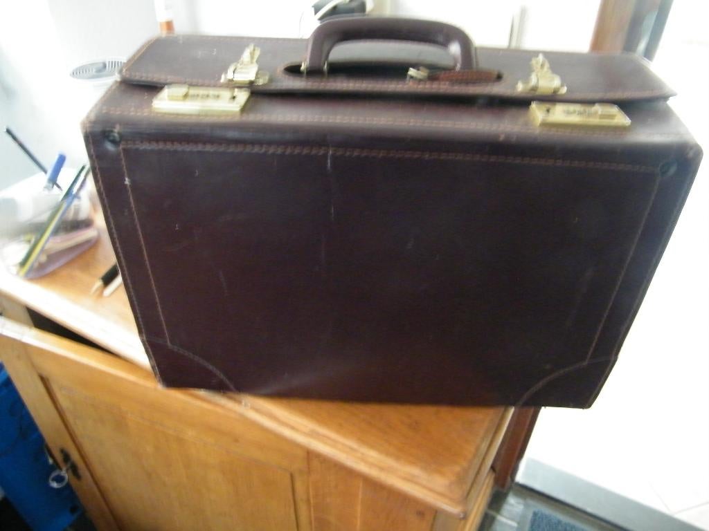 pilotenkoffer, Sieraden, Tassen en Uiterlijk, Koffers, Ophalen, Gebruikt, Slot, Minder dan 35 cm