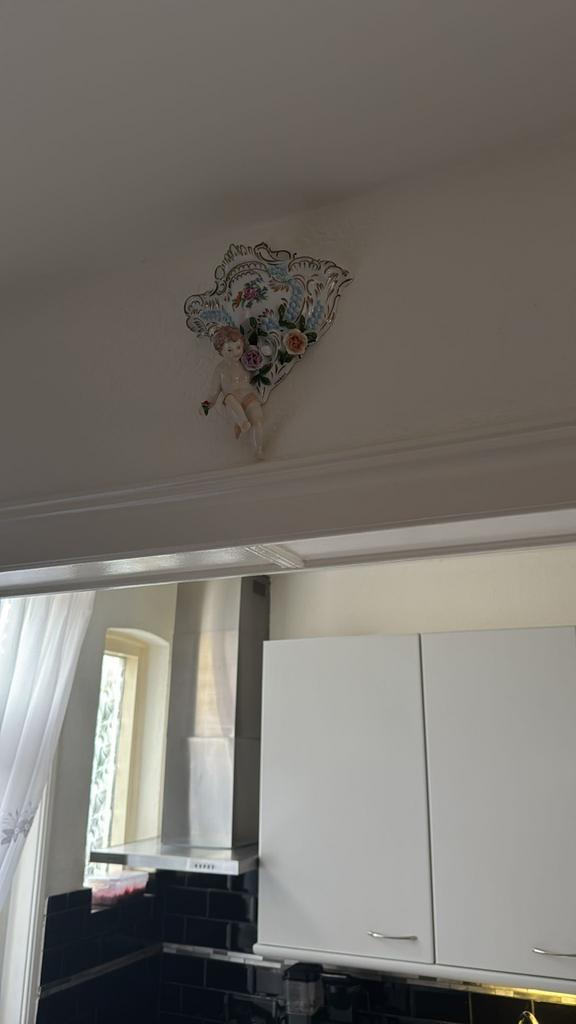 Porseleinen weiwater bakje met engel, Antiek en Kunst, Ophalen