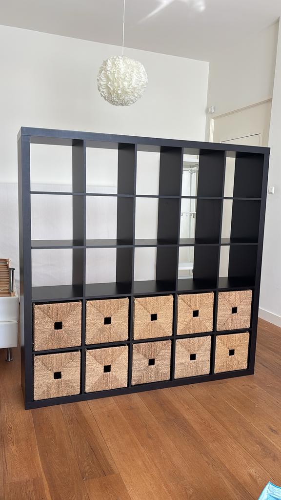 IKEA KALLAX open kast zwartbruin 182x182 cm incl. 10 MANDEN, Ophalen, Zo goed als nieuw