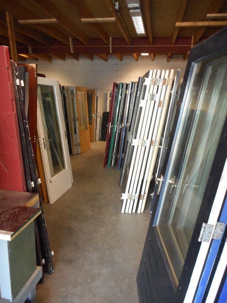 Buitendeuren, schuurdeuren, tuindeuren, binnendeuren, ramen, Ophalen, 80 tot 100 cm, 200 tot 215 cm, Hout