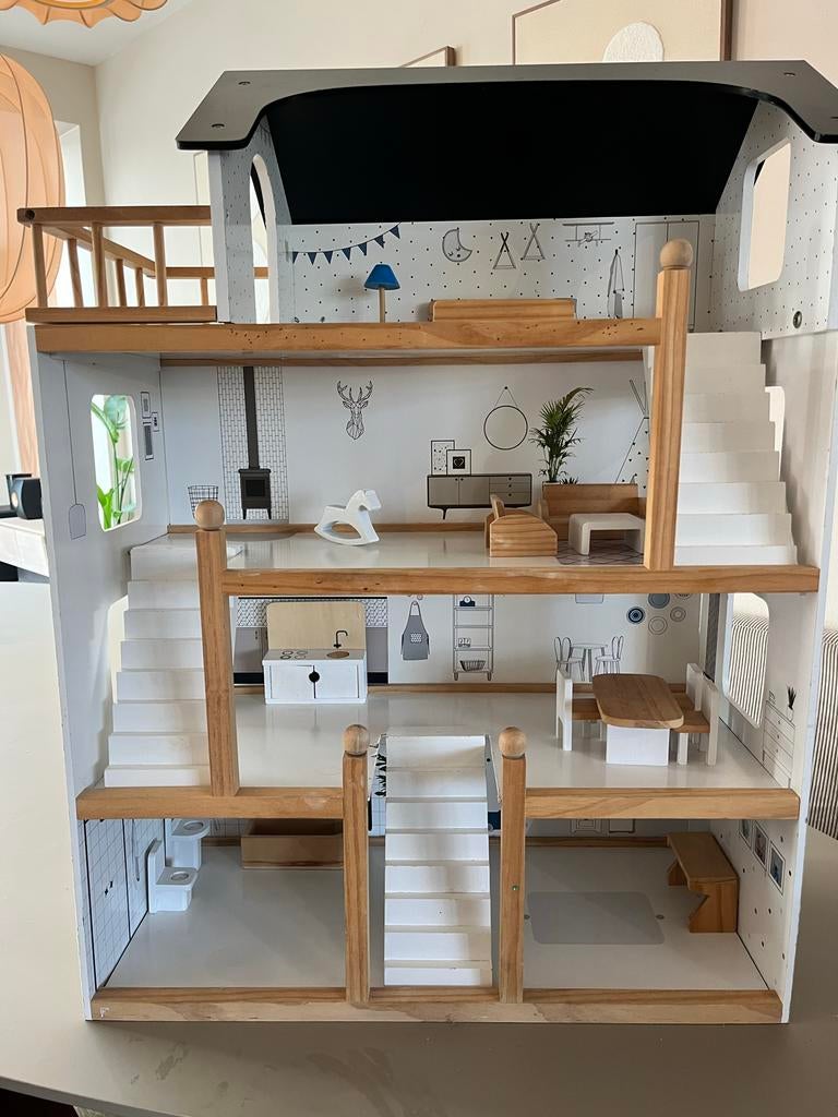 Poppenhuis van Petit Amelie, Ophalen of Verzenden, Gebruikt, Poppenhuis