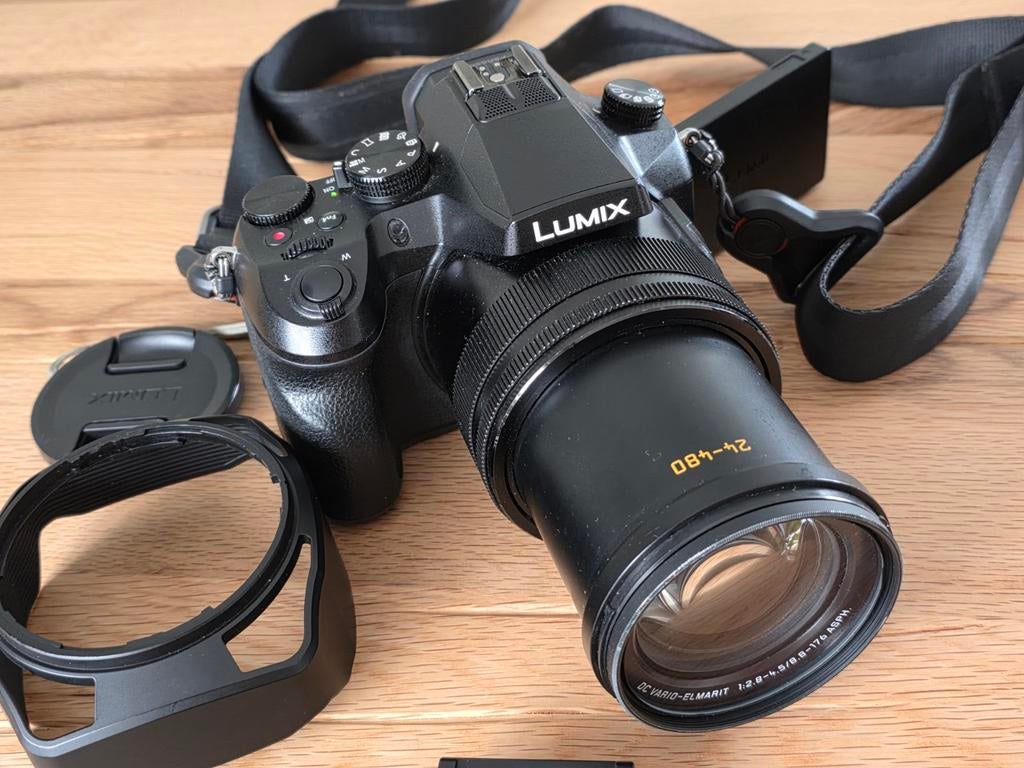 Panasonic Lumix FZ2000 - Bridgecamera met 20x optische zoom, Compact, Ophalen of Verzenden, Zo goed als nieuw, Overige Merken