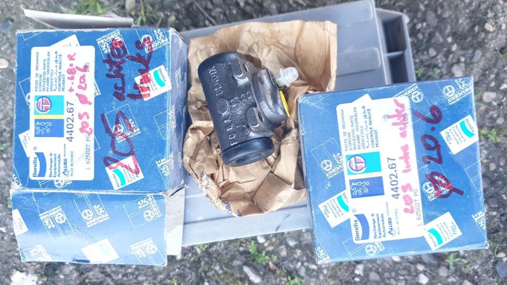 Peugeot 205 onderdelen o.a. remcylinders L+R achter, Ophalen of Verzenden, Nieuw, Peugeot