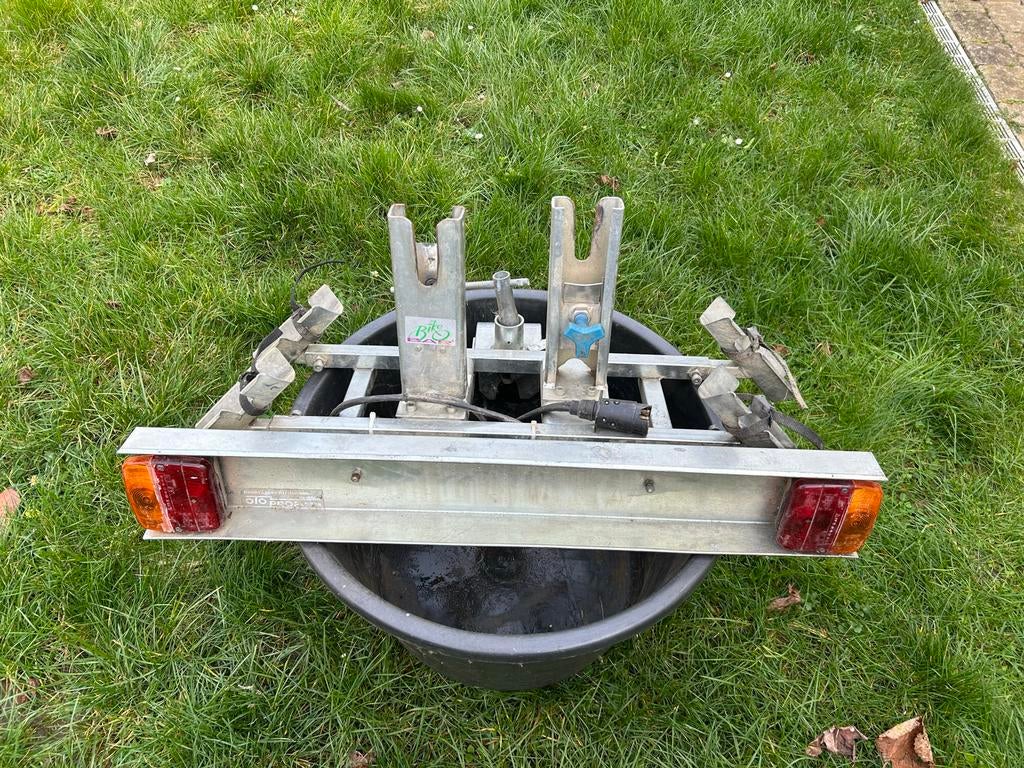 Fietsendrager met verlichting en 7-polige stekker, Auto diversen, Dakdragers, Gebruikt, Ophalen