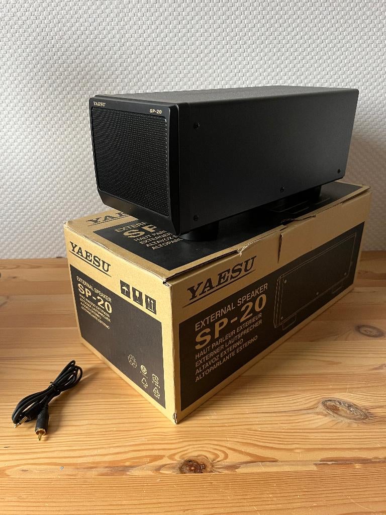 Te Koop: Erg mooie Yaesu SP-20 speaker, Telecommunicatie, Zenders en Ontvangers, Ophalen of Verzenden, Zo goed als nieuw, Zender en Ontvanger