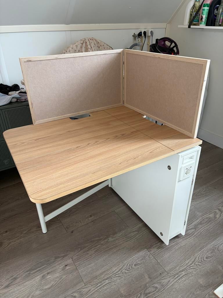Opklapbaar, verrijdbaar bureau met houten blad, Huis en Inrichting, Bureaus, Ophalen, In hoogte verstelbaar, Nieuw