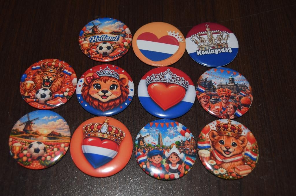 button nederland koningsdag koningspelen 58mm 1,- pst, Ophalen of Verzenden, Nieuw, Stad of Land, Button