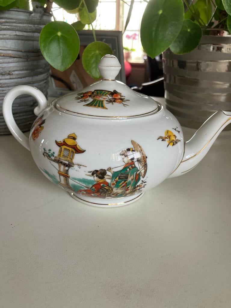 Vintage theepot. Van Koenigsze Silesia. Silezië., Gebruikt, Overige typen, Ophalen of Verzenden, Overige stijlen