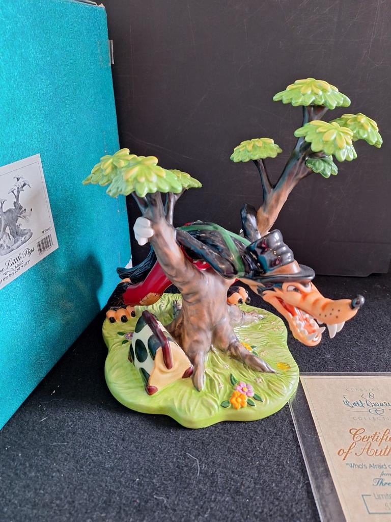 WDCC Walt Disney Classic Collection Wolf beeld- 3 biggetjes, Ophalen, Zo goed als nieuw, Beeldje of Figuurtje