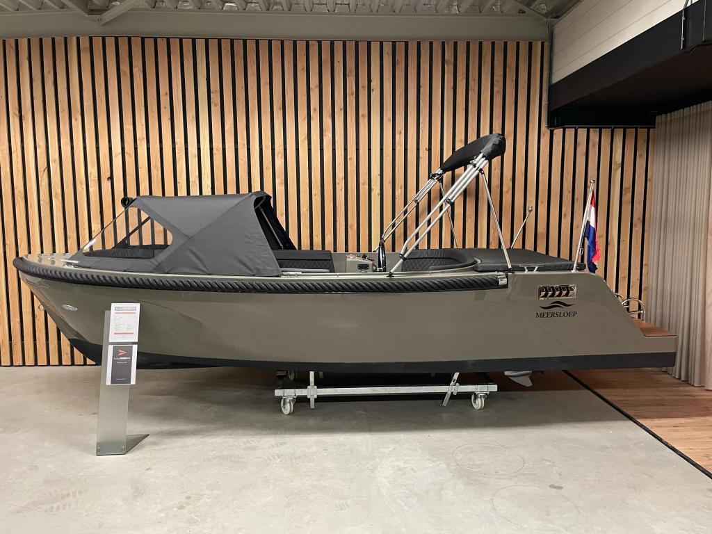 NwStaat! ExDemo MEERSLOEP 600 HONDA 50PK 'ArmyGrey' Bj'2025, Zo goed als nieuw, Polyester, Benzine, 6 meter of meer