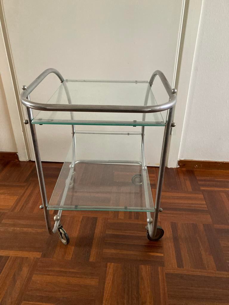 Antieke thee trolley, Ophalen
