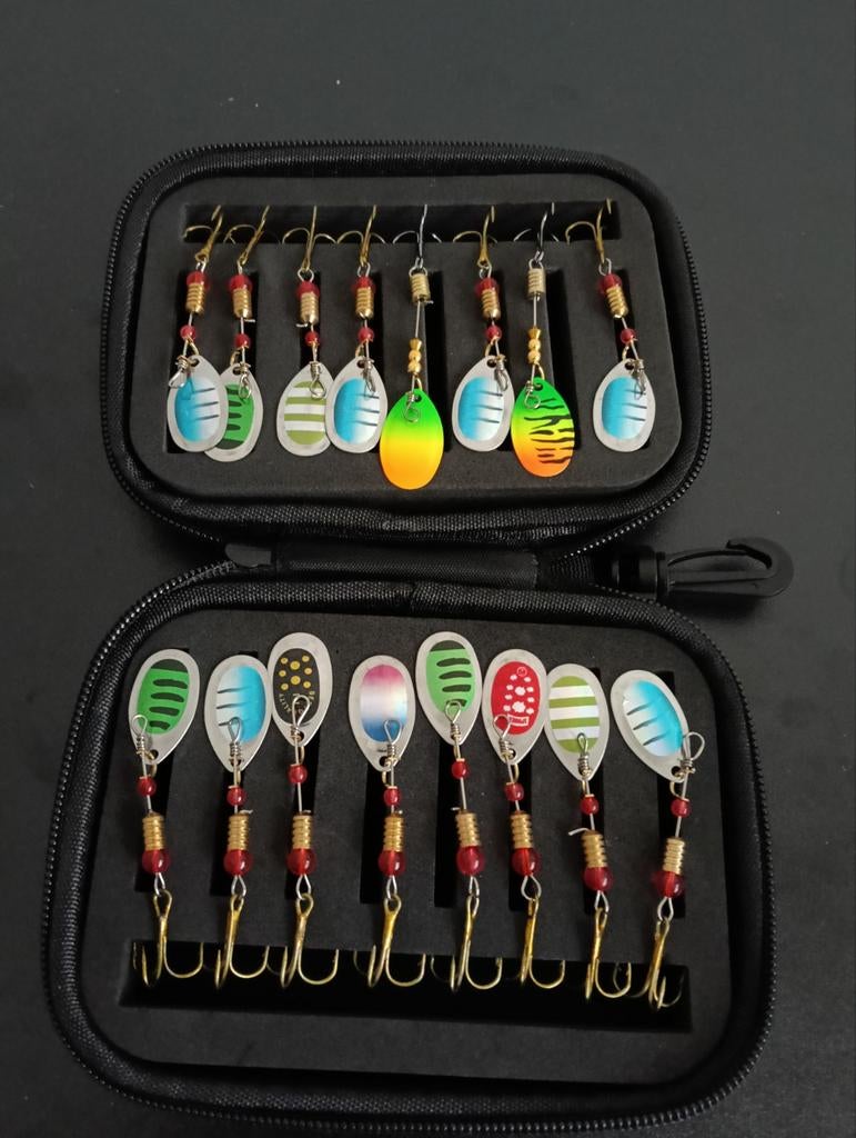 16 stuks spinners blinkers in een opberg etui, Ophalen of Verzenden, Nieuw, Haak