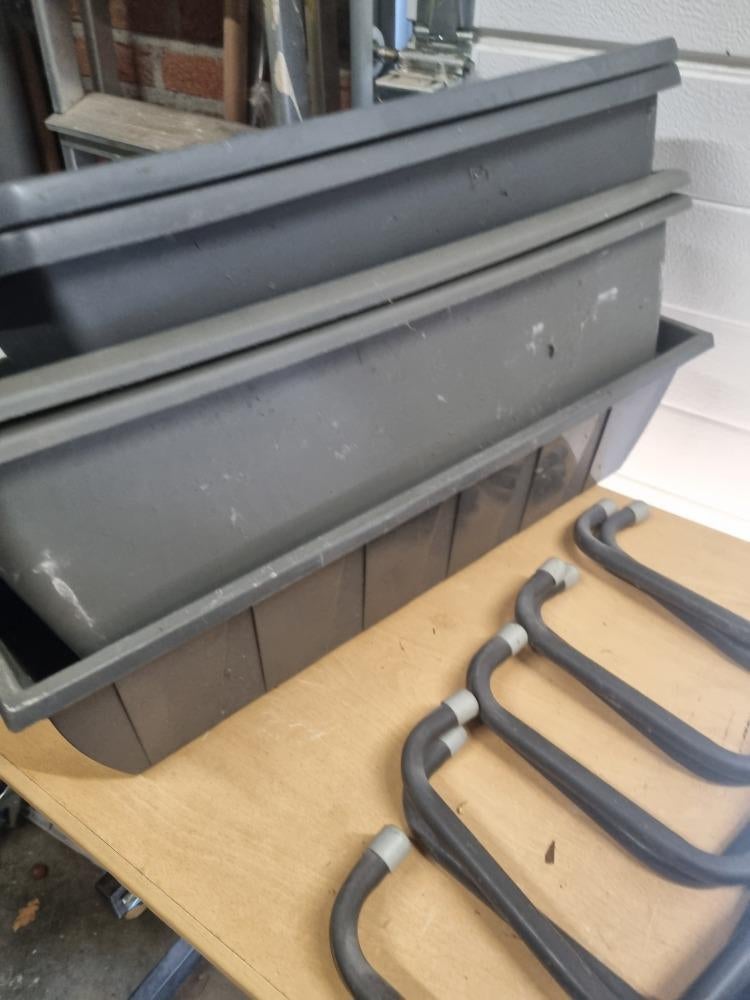 bloembakken met haken 5 bakken, Ophalen of Verzenden, 'T Olde Gre-j, Info@toldegrej.nl, Endepoelstraat 20f Didam