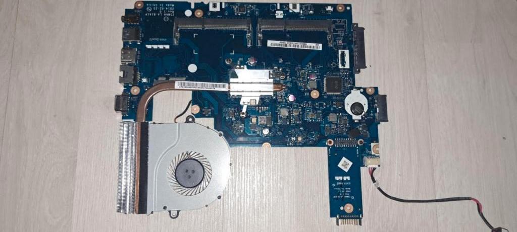 Acer Aspire E5 Moederbord,i5 5200U,2.5 GHz Turboboost, Computers en Software, Moederborden, Ophalen of Verzenden, Refurbished