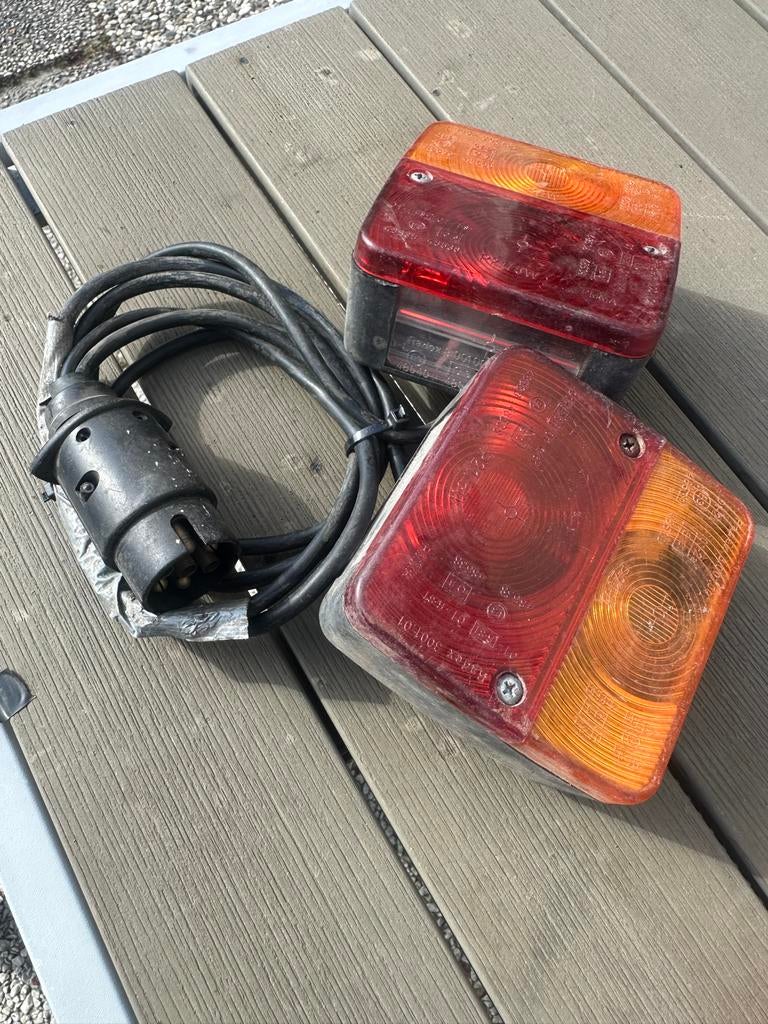 Achterlichten met kabel en stekker, Ophalen of Verzenden, Gebruikt, Universele onderdelen