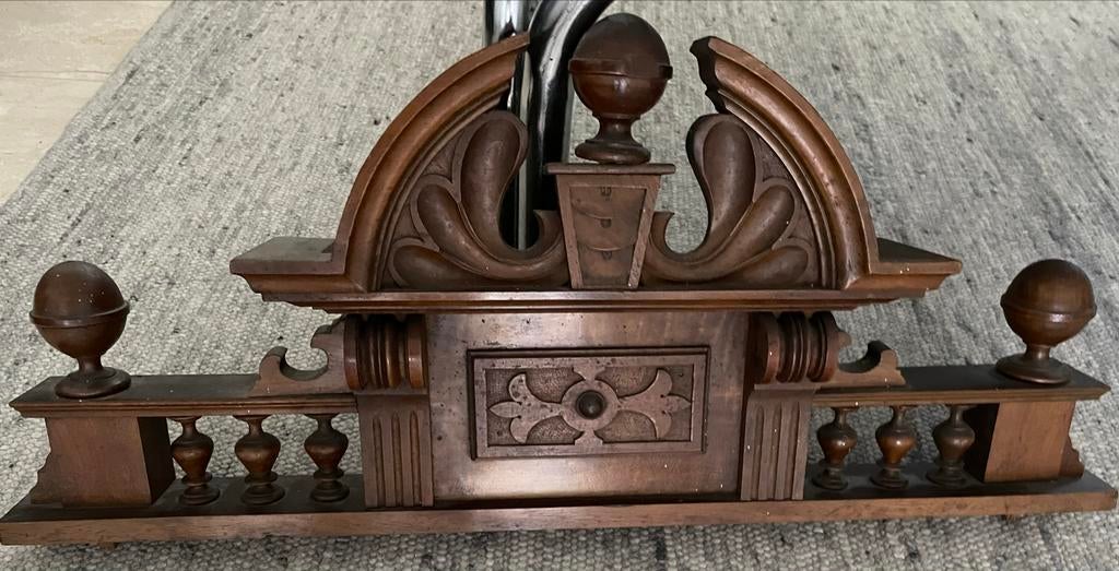 Antieke zuilen, kuif en tafeltje afkomstig van spiegel, Ophalen