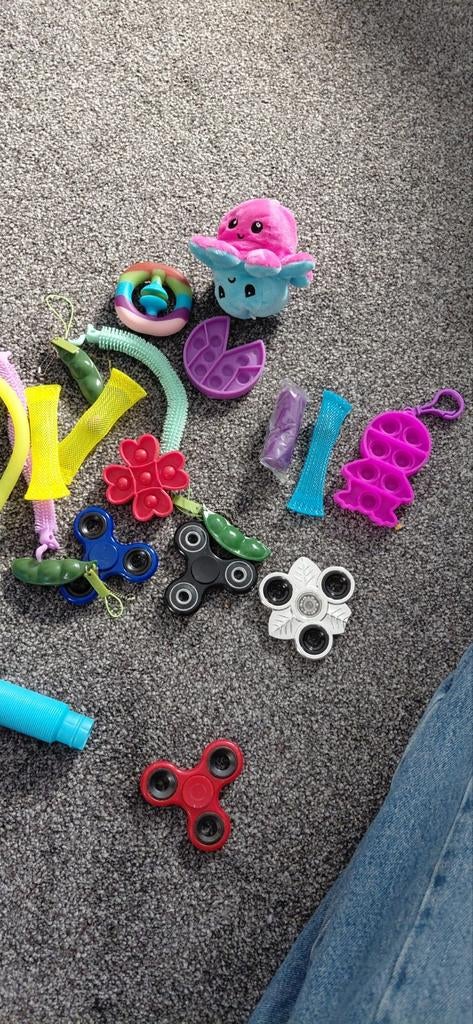 Fitget toys pop its en fitget spinner rubiks kubus en meer, Ophalen