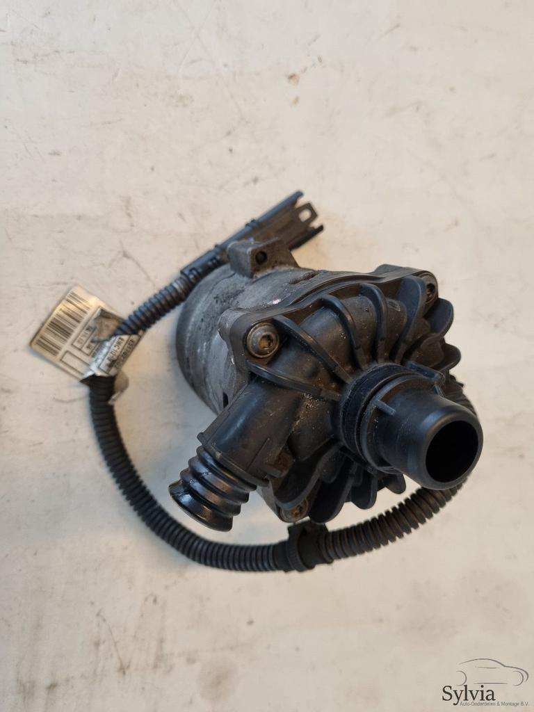 Extra circulatie waterpomp BMW 5 / 6 / 7 / X5 / X6 serie F10, Gebruikt, -, -, Ophalen of Verzenden