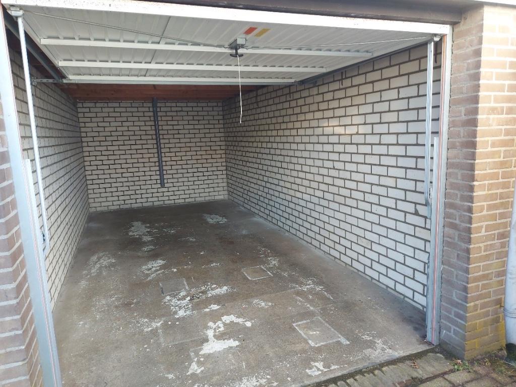 Te Huur Opslag of stalling in garagebox Heerlen