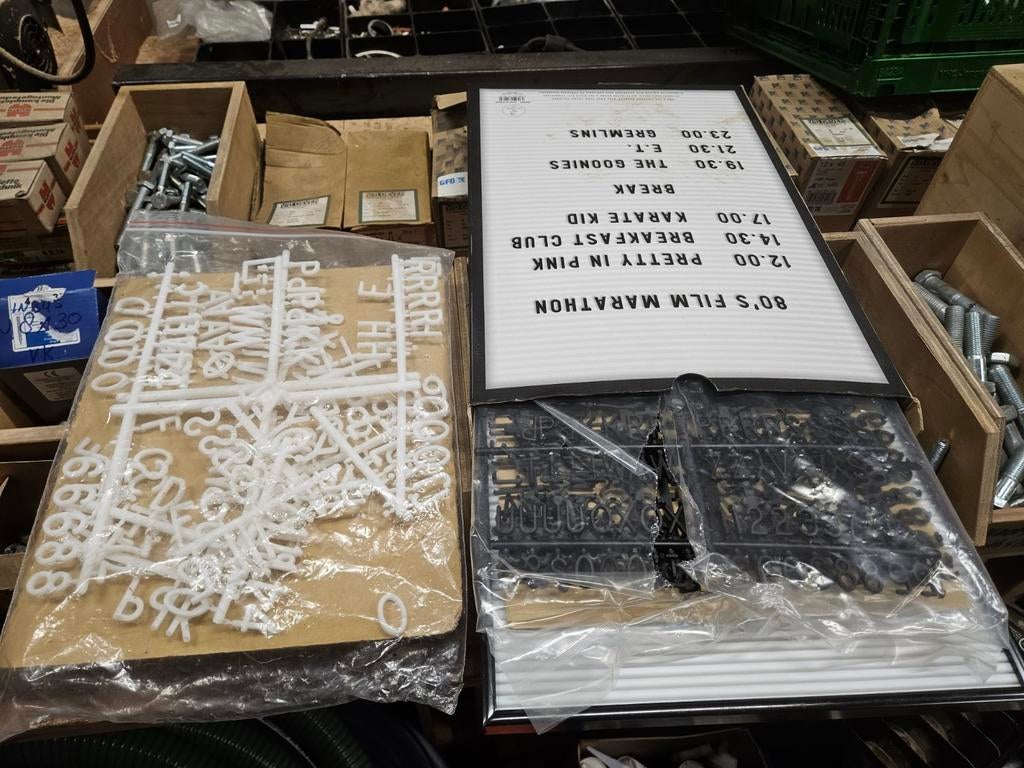 Letterbord  met losse letters, Ophalen of Verzenden