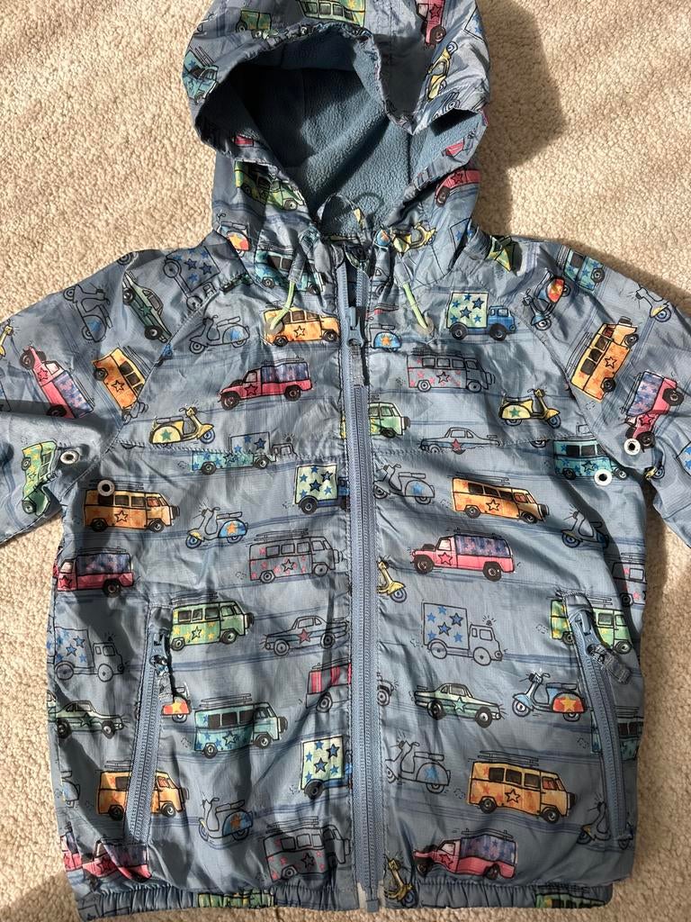 Next tussenjasje maat 110 met voertuigenprint, Ophalen of Verzenden, Zo goed als nieuw, Jongen, Jas