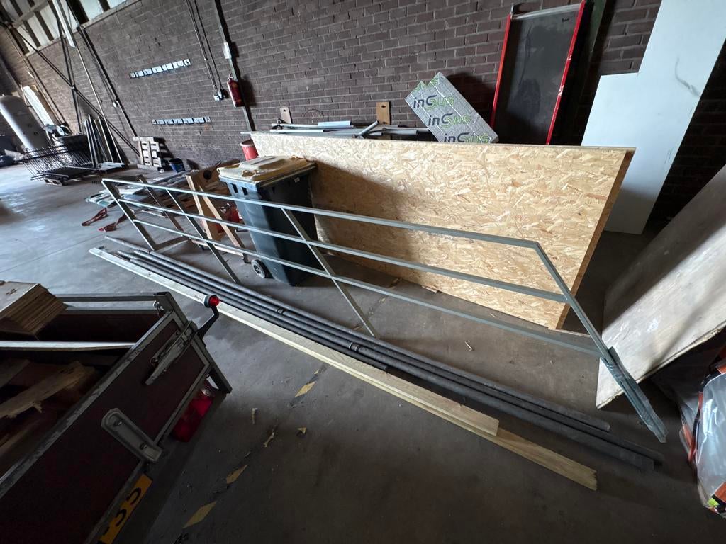 Nieuwe trapleuning gepoedercoat grijs, Doe-het-zelf en Verbouw, Ladders en Trappen, Ophalen, Nieuw, Trap, Minder dan 2 meter