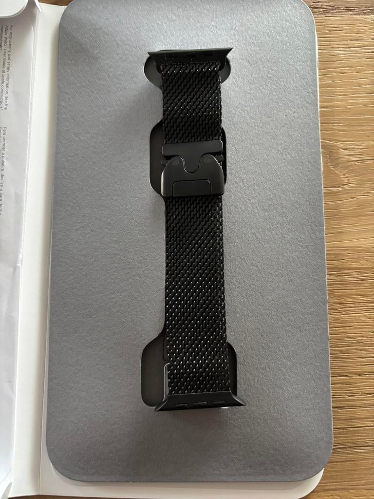 Gloednieuwe Black Titanium Milanese Loop (49mm) Apple Watch., Ophalen of Verzenden, Nieuw, Zwart, IOS