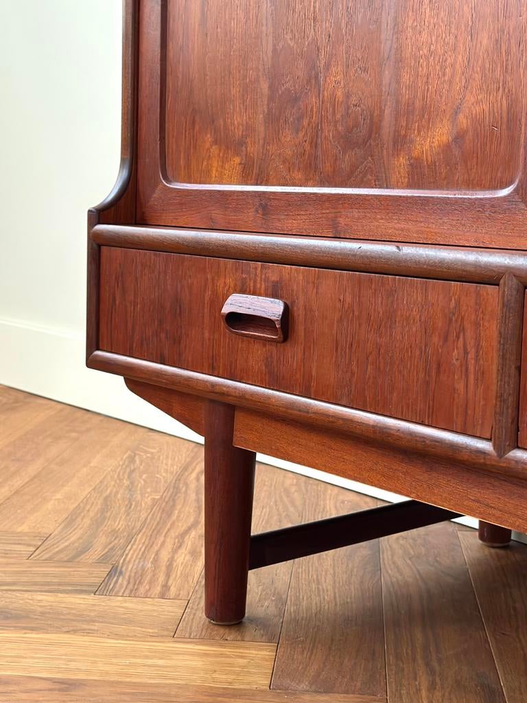 Vintage wandmeubel highboard Deens teak hout jaren 50/60/70, Huis en Inrichting, Kasten | Wandmeubels, Ophalen, Gebruikt, Met deur(en)