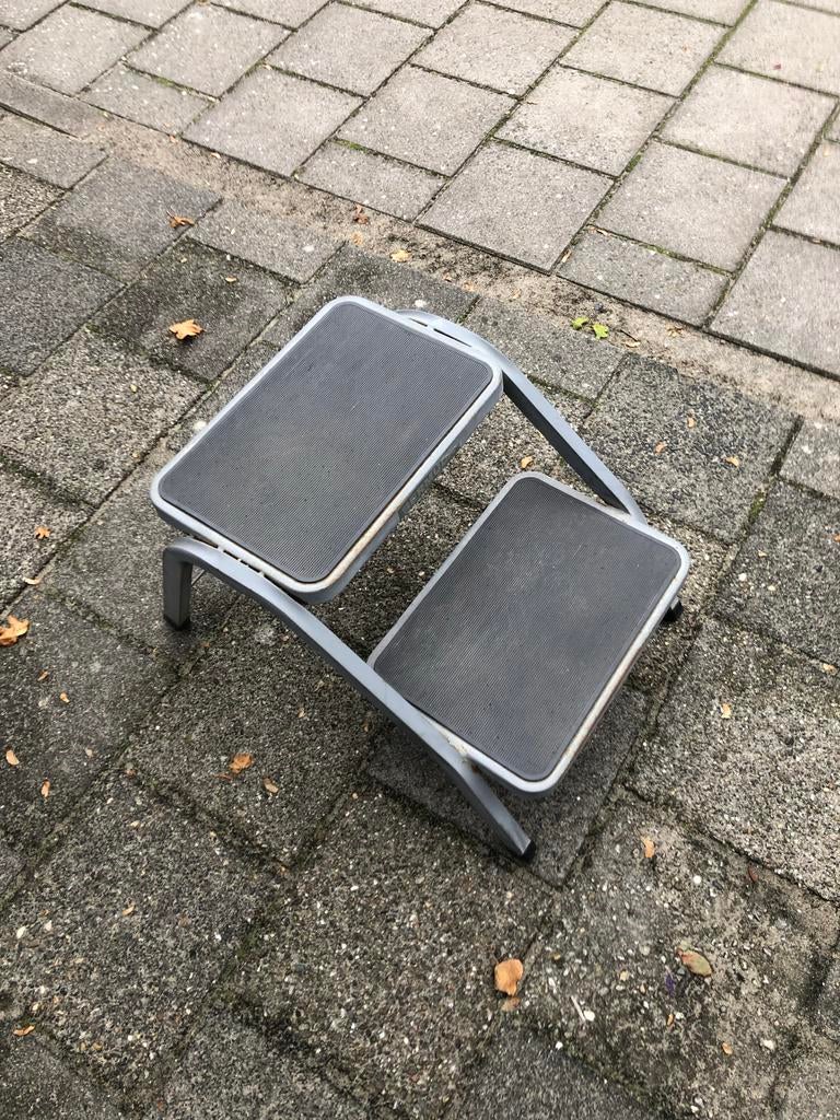 Twee-treeds opstapje, Ophalen, Gebruikt, Trap, Minder dan 2 meter