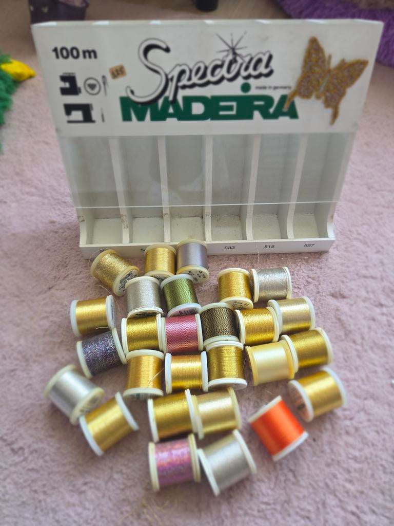 Spectra Madeira garen inclusief standaard, Ophalen of Verzenden, Zo goed als nieuw, Garen of Naald(en)