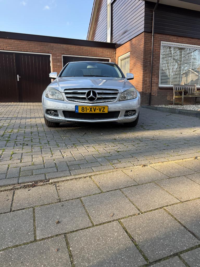 Mercedes-Benz C-Klasse 2.5 C230 Sedan AUT 2007 Grijs, Auto's, Mercedes-Benz, Automaat, Achterwielaandrijving, 1800 kg, Zwart