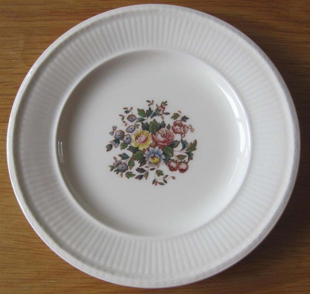 een Wedgewood Conway schoteltje, Huis en Inrichting, Overige typen, Ophalen of Verzenden, Zo goed als nieuw, Wedgwood