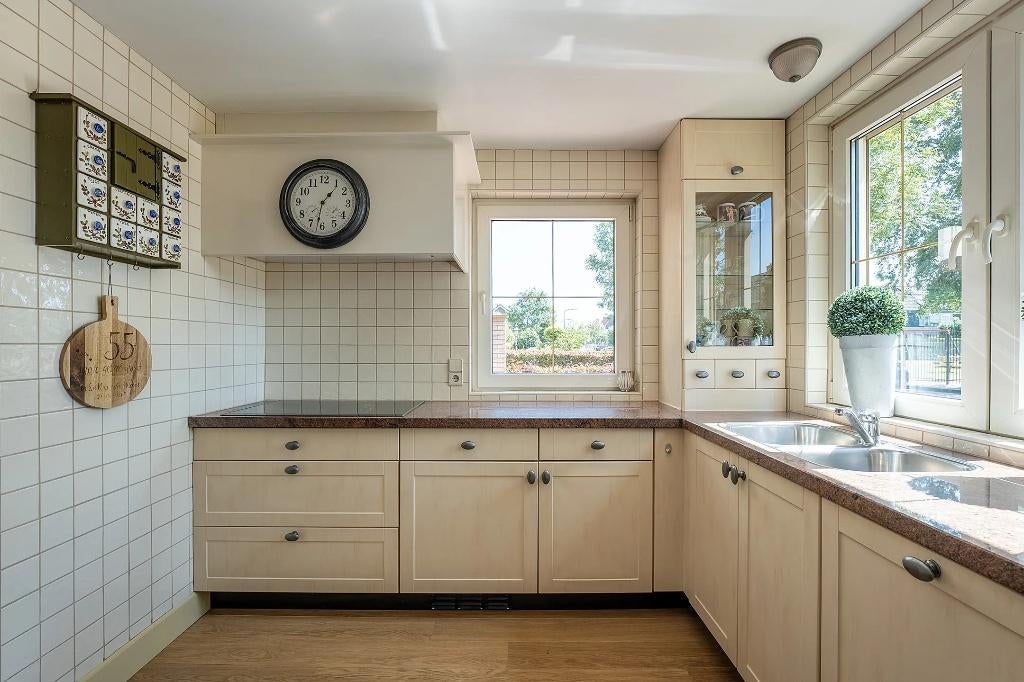 Complete keuken met granieten aanrechtblad incl apparatuur, Huis en Inrichting, Keuken | Complete keukens, Ophalen, Gebruikt, Hoekkeuken