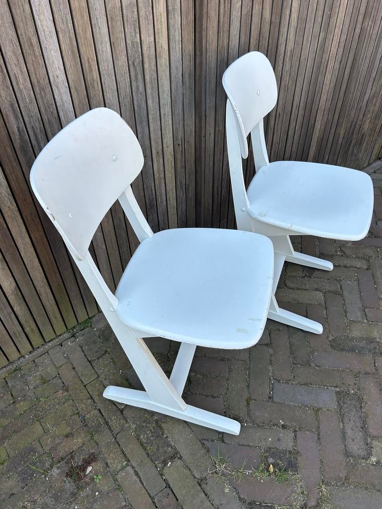 2 witte kinderstoeltjes ( oude schoolstoeltjes), Ophalen, Gebruikt, Stoel(en)