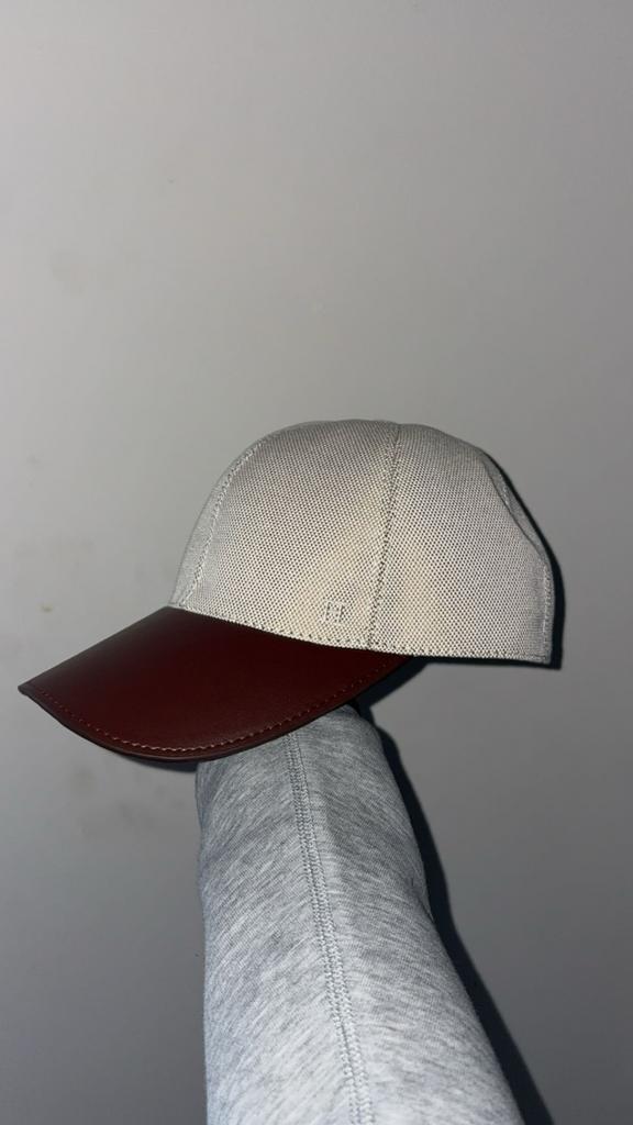 Hermes pet bruin nieuwstaat maat M, Kleding | Dames, Hoeden en Petten, Ophalen of Verzenden, Zo goed als nieuw, 56 of 57 cm (M, 7 of 7⅛ inch)